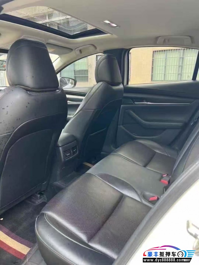 20年马自达昂克赛拉轿车抵押车出售