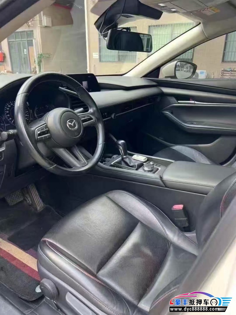 20年马自达昂克赛拉轿车抵押车出售