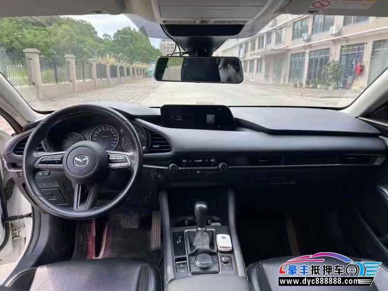 20年马自达昂克赛拉轿车抵押车出售