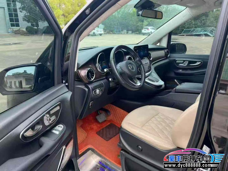 21年奔驰V轿车抵押车出售