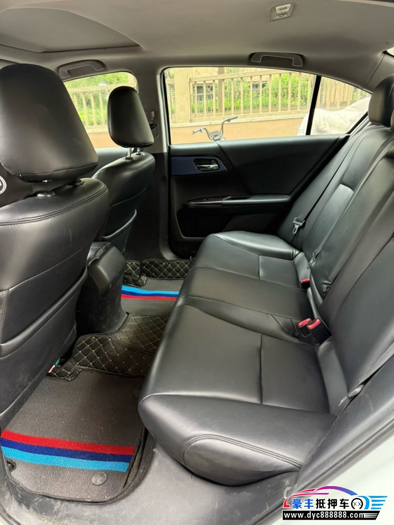 16年本田雅阁轿车抵押车出售