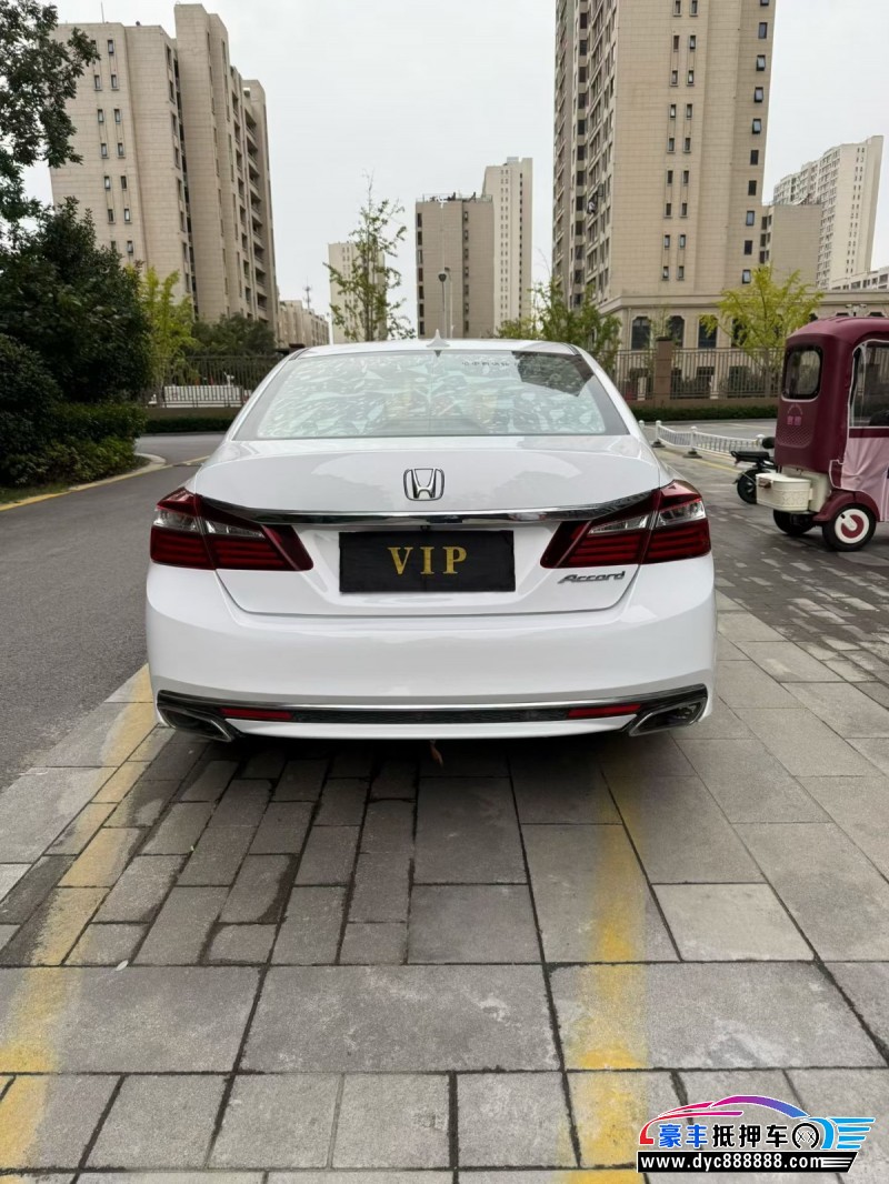 16年本田雅阁轿车抵押车出售