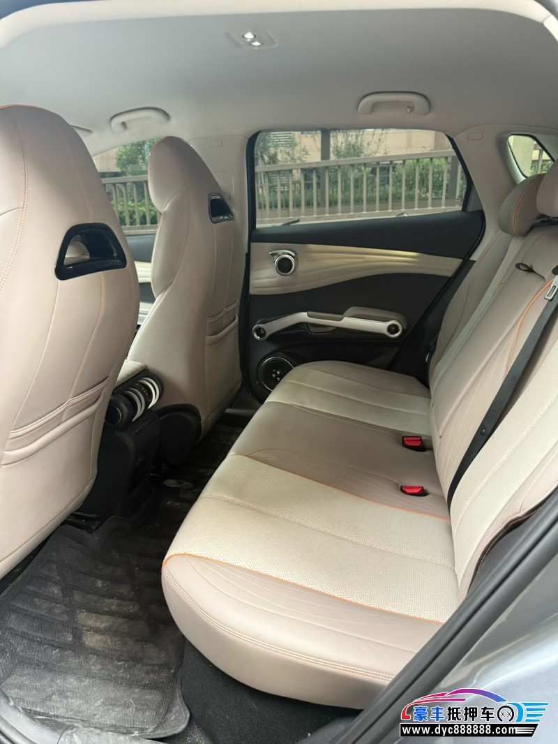 24年比亚迪元轿车抵押车出售