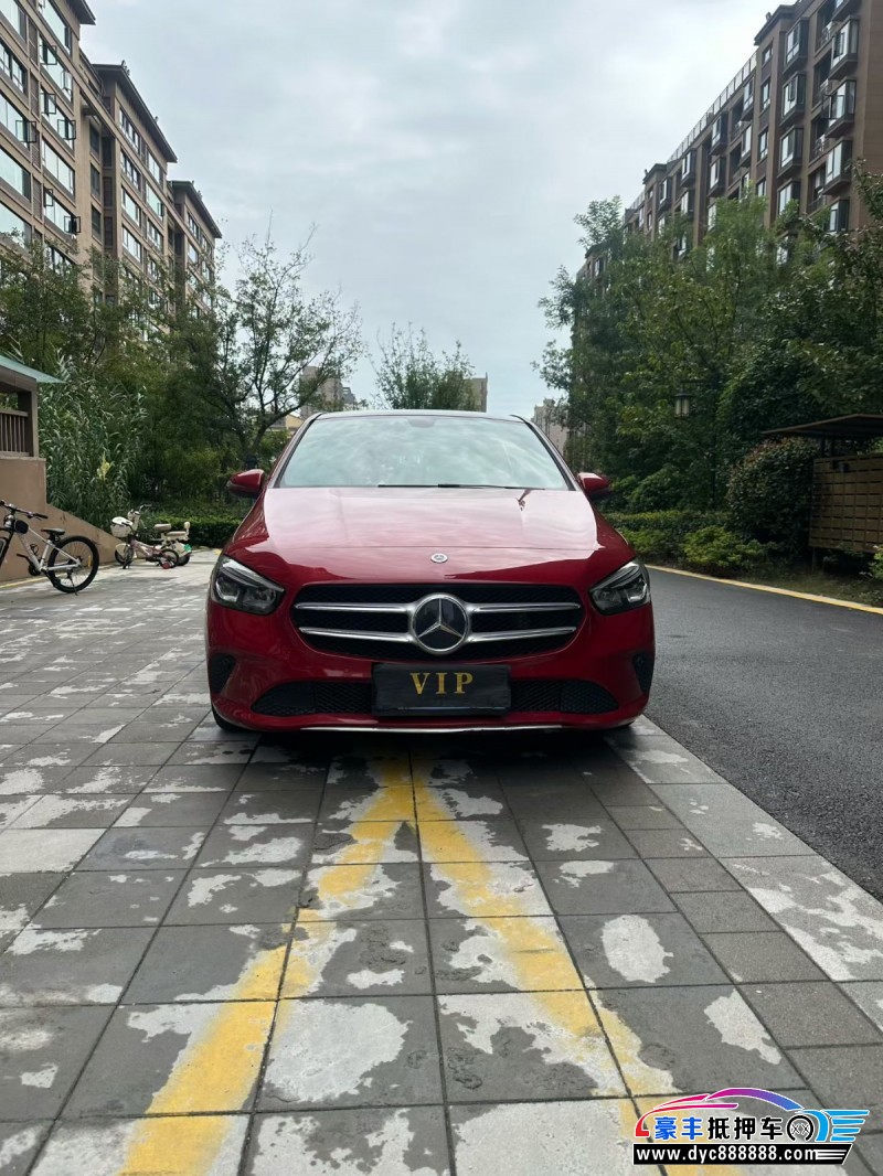 21年奔驰B轿车抵押车出售