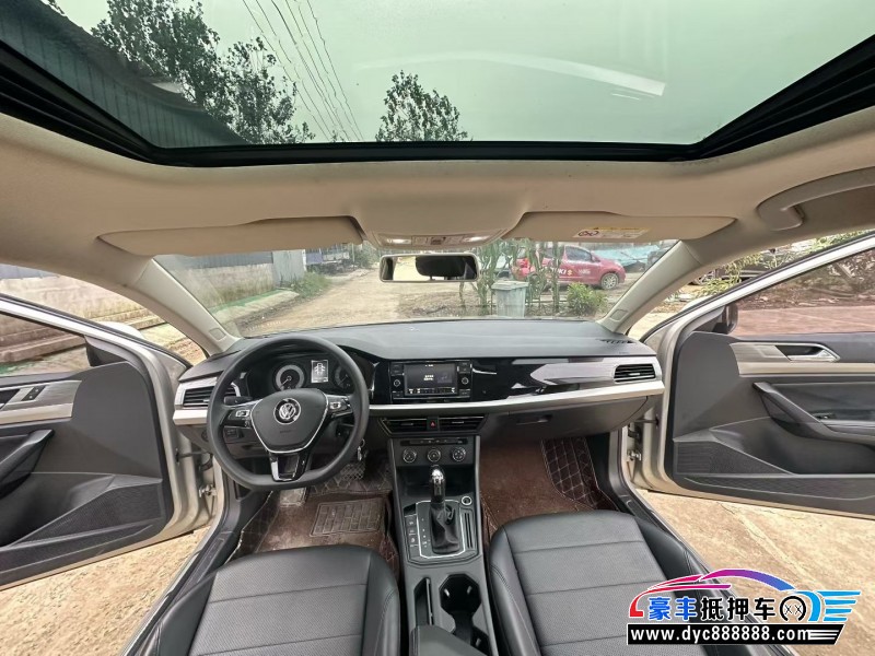 18年大众朗逸轿车抵押车出售