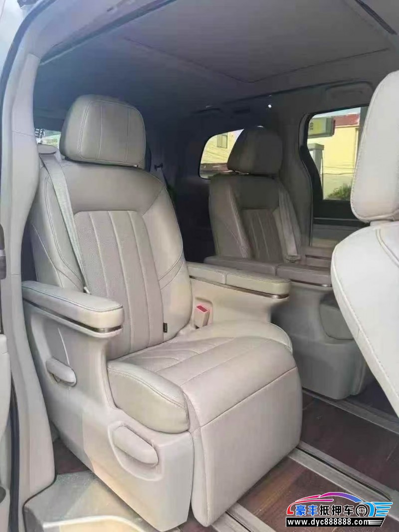 19年传祺M8轿车抵押车出售