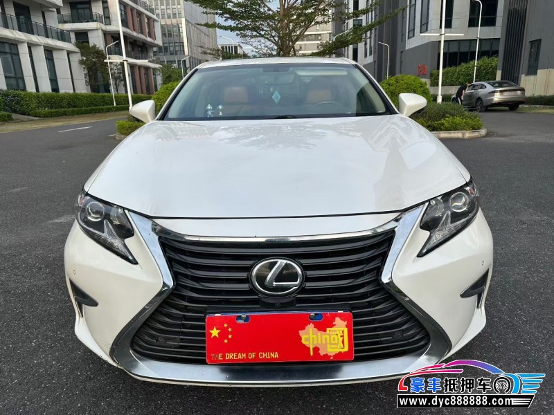 抵押车出售17年雷克萨斯ES轿车
