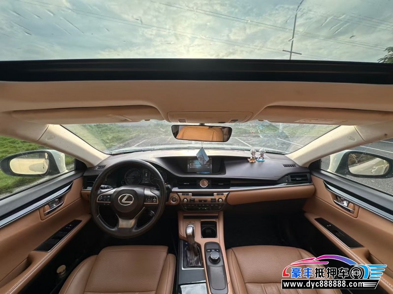 17年雷克萨斯ES轿车抵押车出售