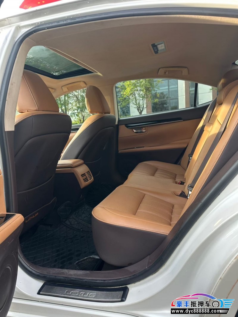 17年雷克萨斯ES轿车抵押车出售