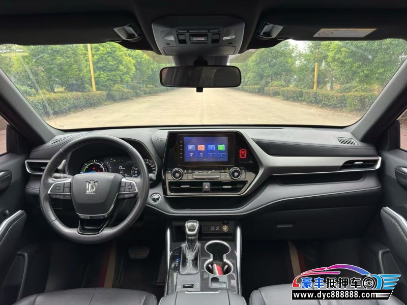 24年丰田皇冠轿车抵押车出售