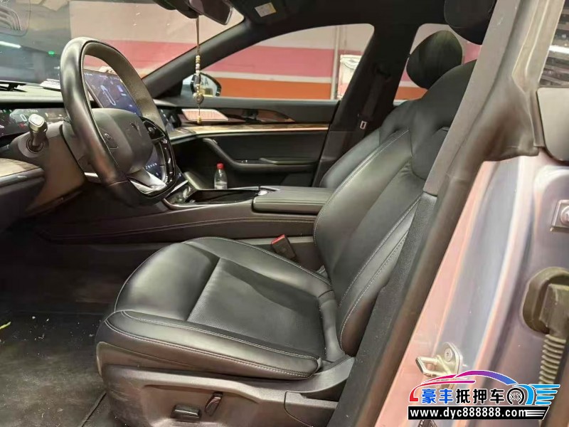 23年哪吒S轿车抵押车出售