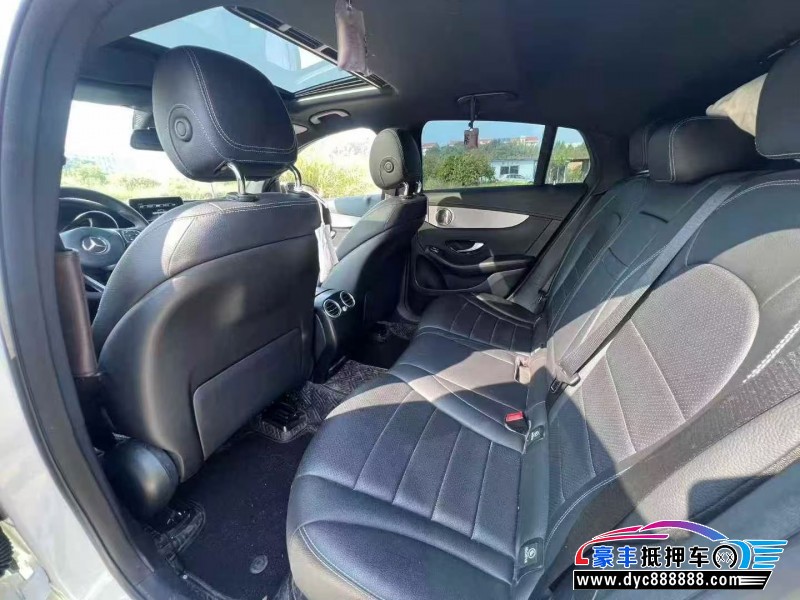 18年奔驰GLC轿车抵押车出售