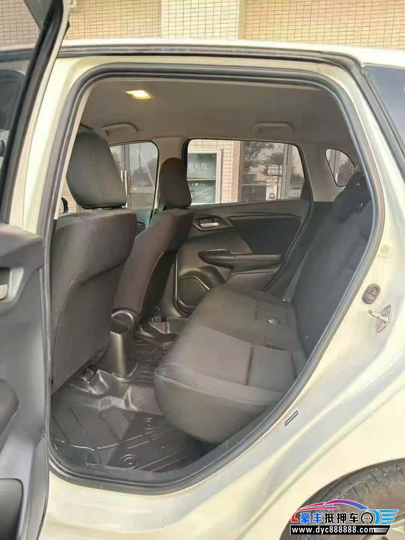 19年本田飞度轿车抵押车出售