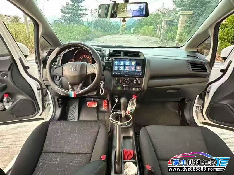 19年本田飞度轿车抵押车出售