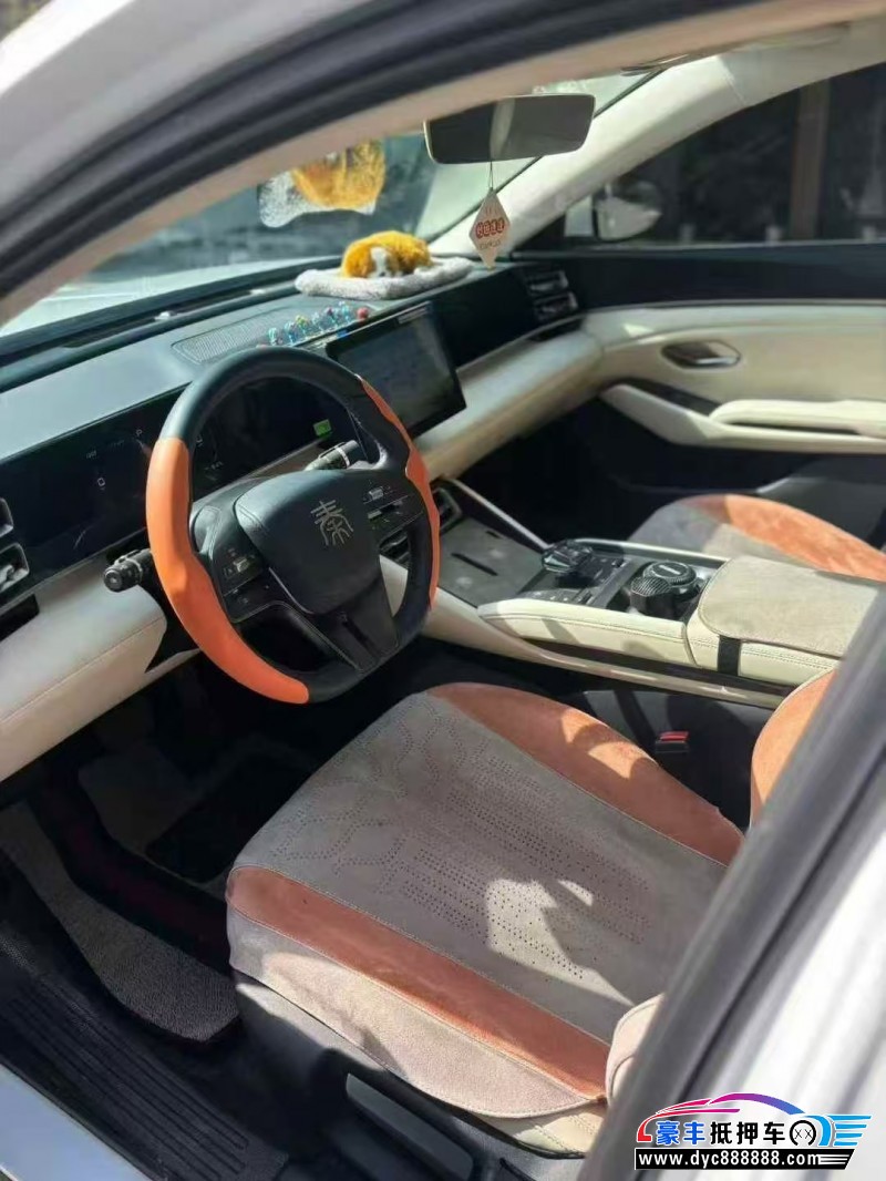 25年比亚迪秦轿车抵押车出售