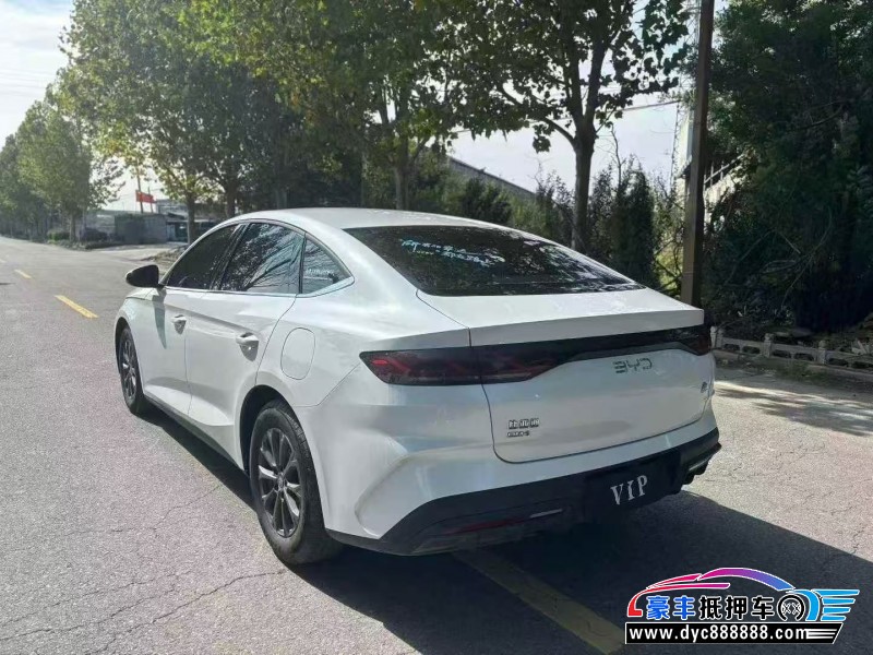 25年比亚迪秦轿车抵押车出售