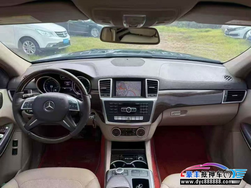 13年奔驰GL轿车抵押车出售