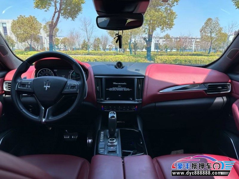 22年玛莎拉蒂莱万特轿车抵押车出售