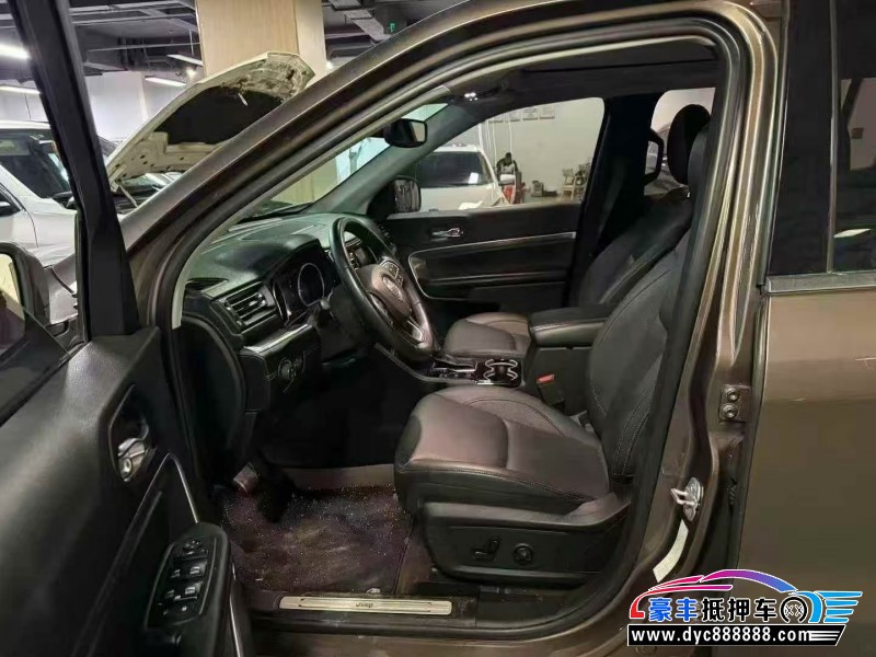 18年Jeep指挥官轿车抵押车出售