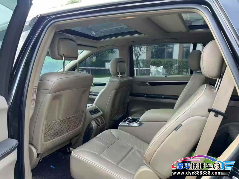 14年奔驰R轿车抵押车出售