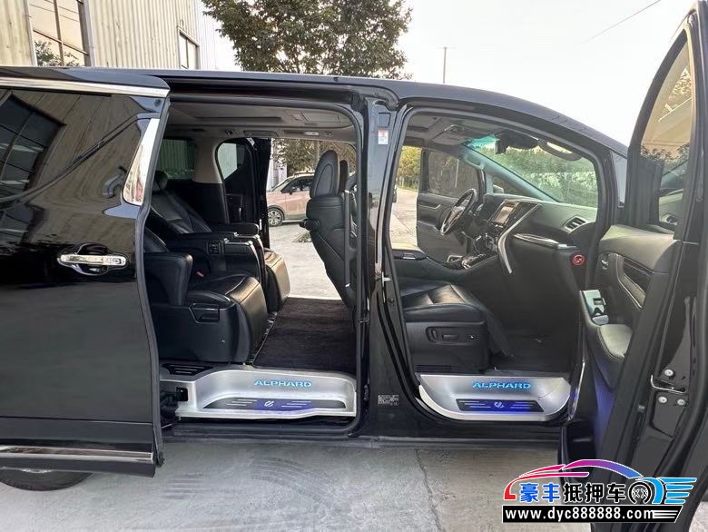 20年丰田威尔法轿车抵押车出售