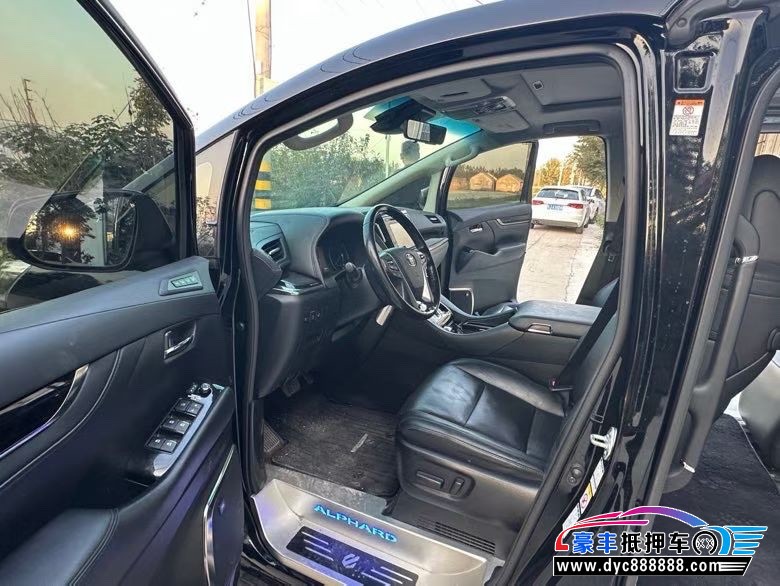 20年丰田威尔法轿车抵押车出售