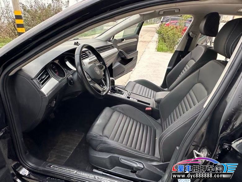 21年大众迈腾轿车抵押车出售