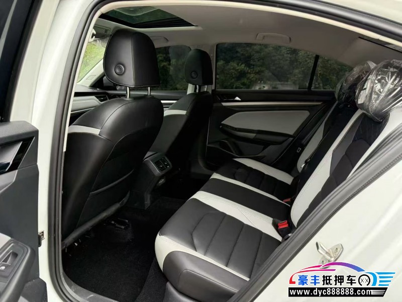 25年大众宝来轿车抵押车出售