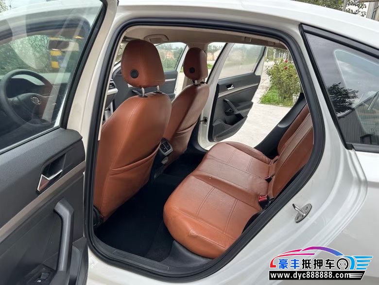 19年大众朗逸轿车抵押车出售