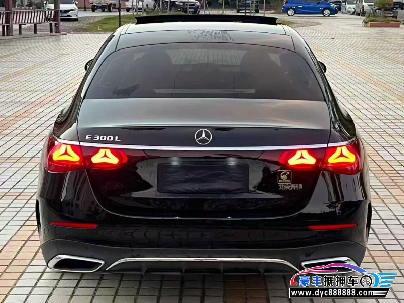 25年奔驰E轿车抵押车出售