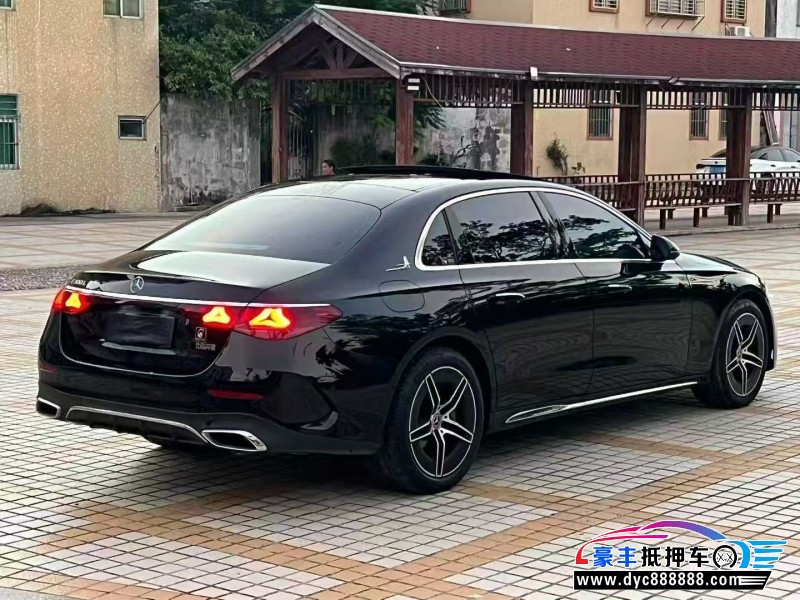 25年奔驰E轿车抵押车出售