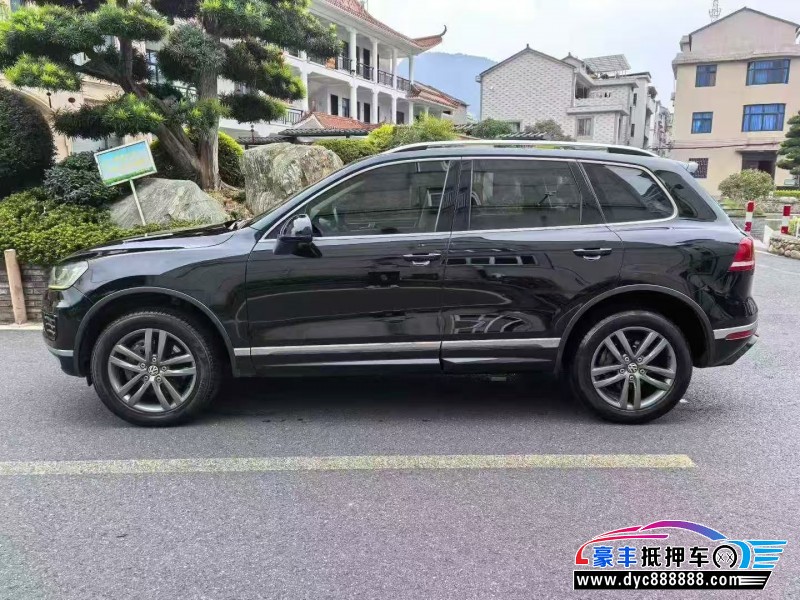 16年大众途锐轿车抵押车出售