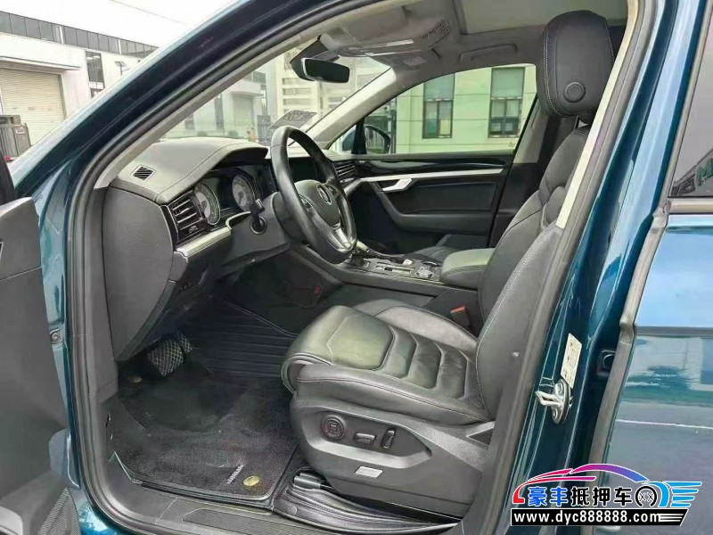 20年大众途锐轿车抵押车出售