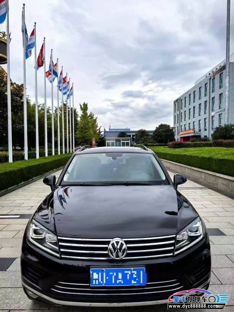 17年大众途锐轿车抵押车出售