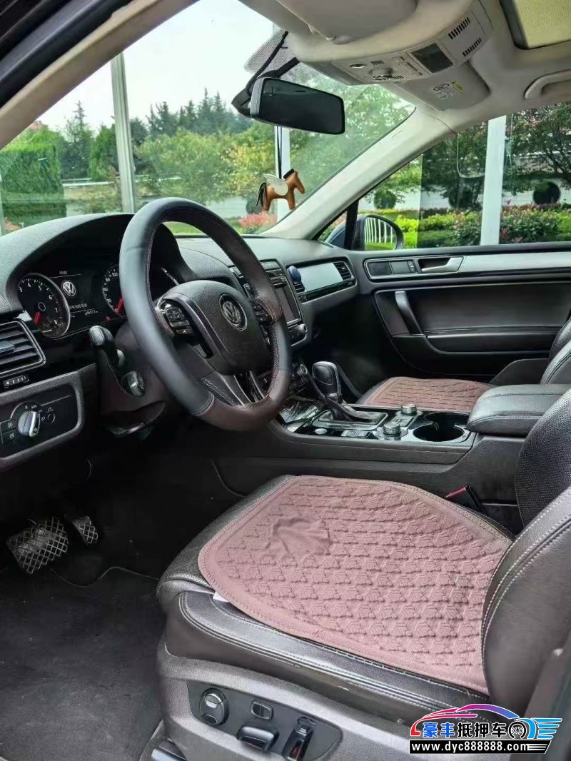 17年大众途锐轿车抵押车出售