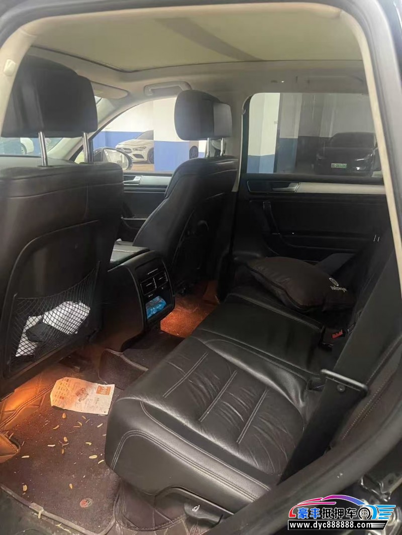 18年大众途锐轿车抵押车出售