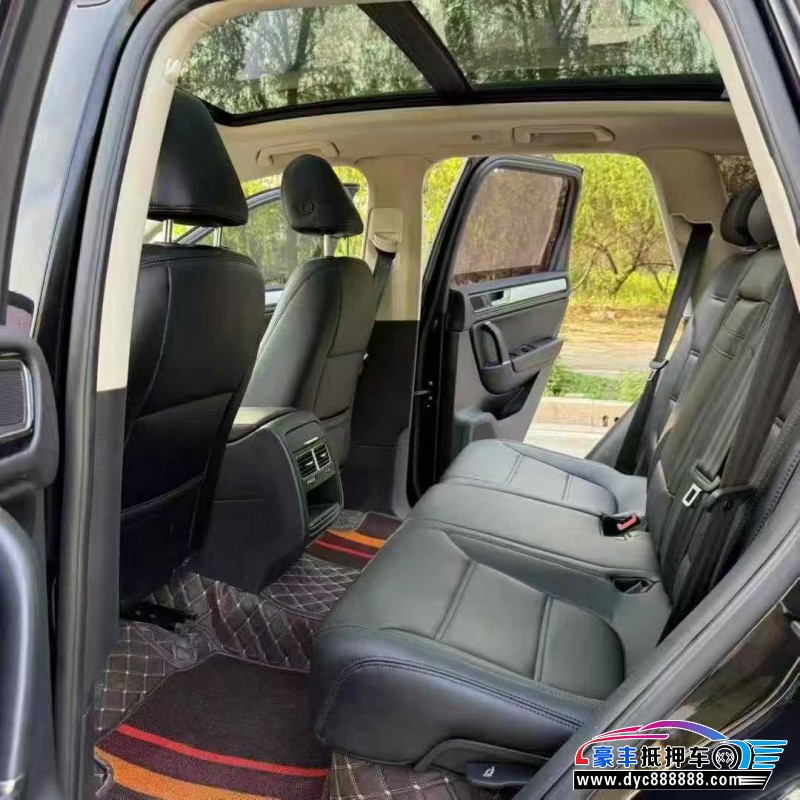 17年大众途锐轿车抵押车出售