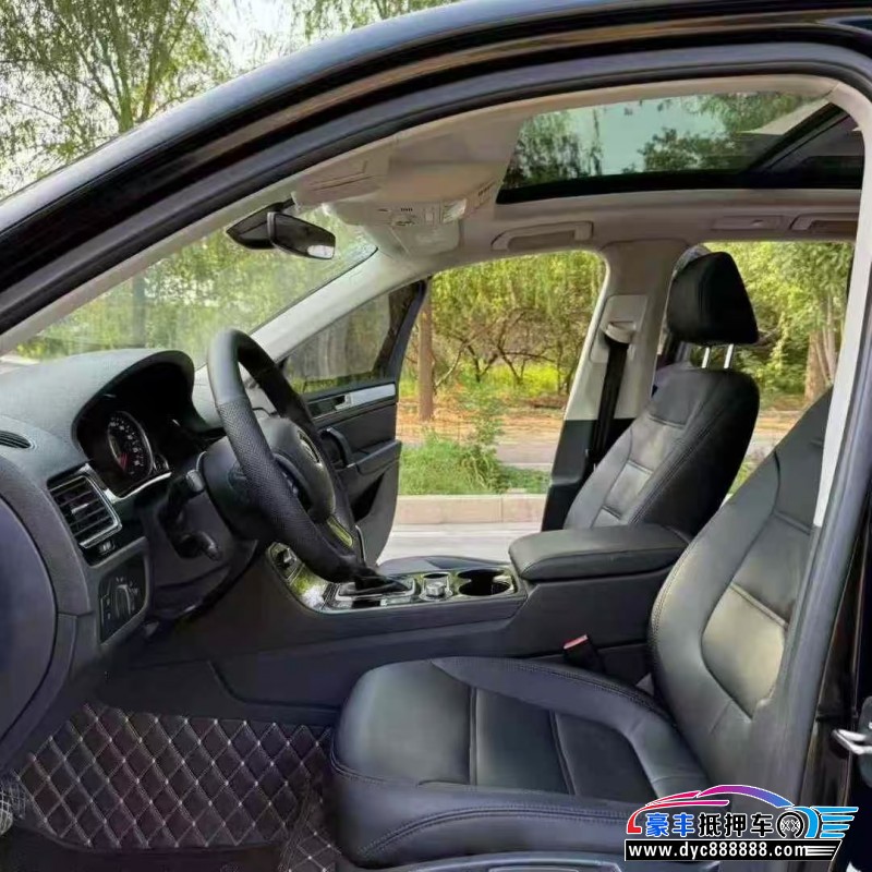 17年大众途锐轿车抵押车出售