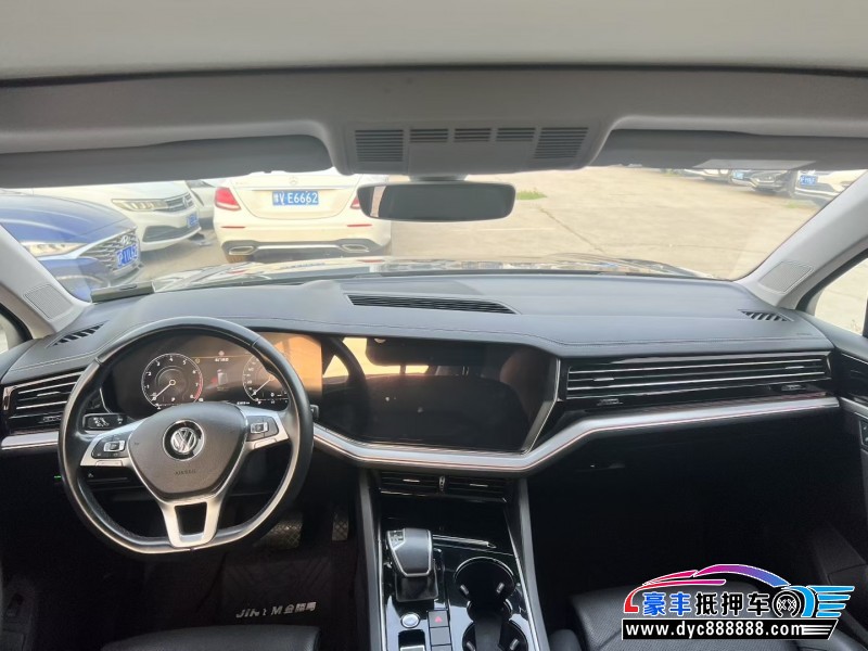 20年大众途锐轿车抵押车出售