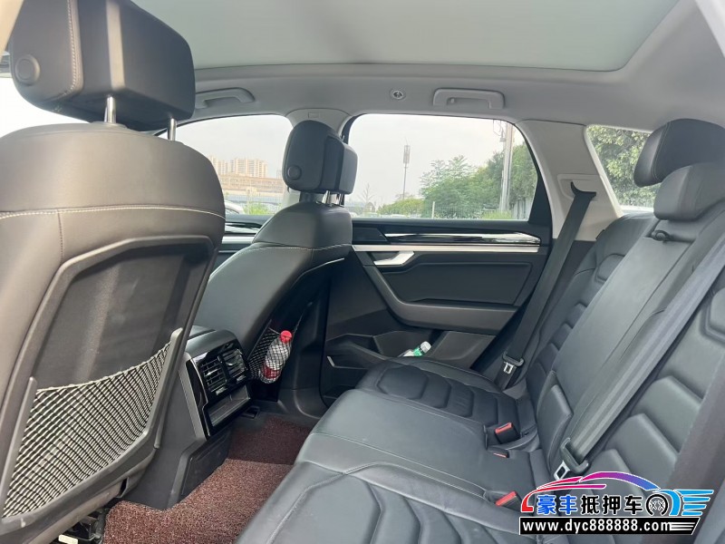 20年大众途锐轿车抵押车出售