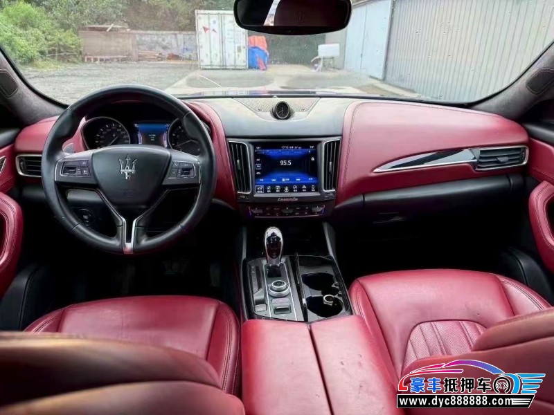 17年玛莎拉蒂莱万特轿车抵押车出售