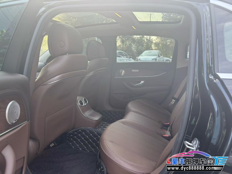 22年奔驰E轿车抵押车出售