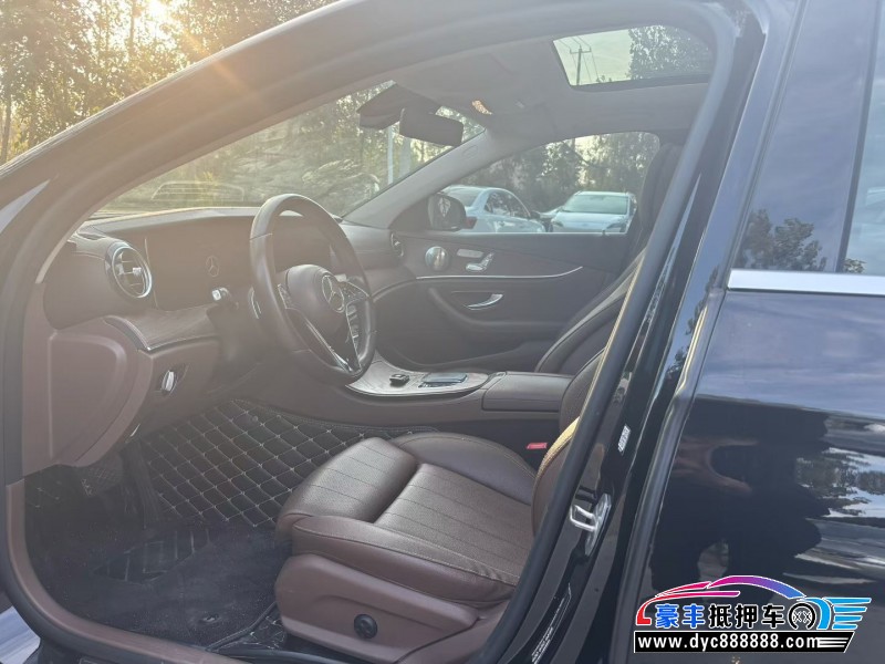 22年奔驰E轿车抵押车出售