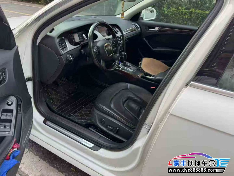 12年奥迪A4L轿车抵押车出售