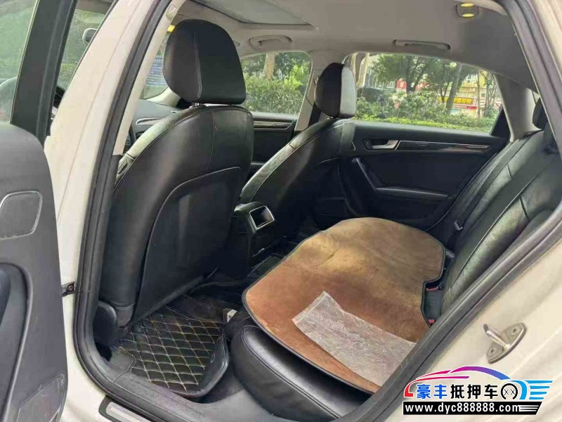 12年奥迪A4L轿车抵押车出售