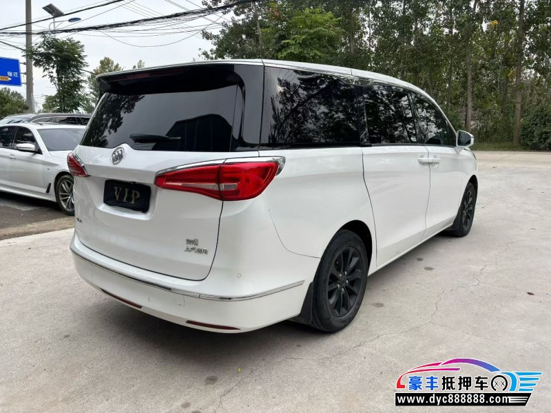 17年别克GL8轿车抵押车出售