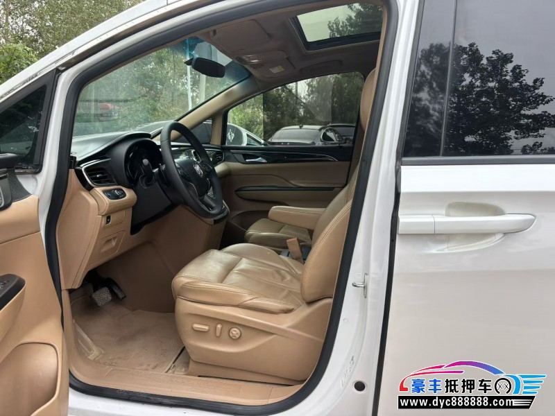 17年别克GL8轿车抵押车出售