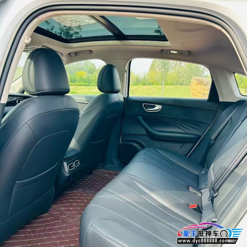 25年荣威D7轿车抵押车出售