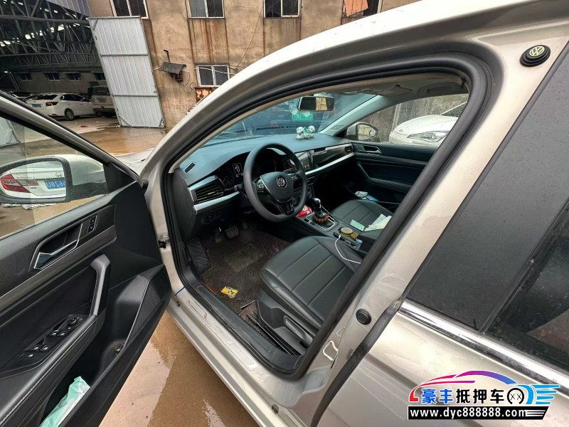 19年大众朗逸轿车抵押车出售