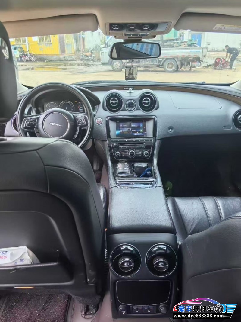 17年捷豹XJL轿车抵押车出售